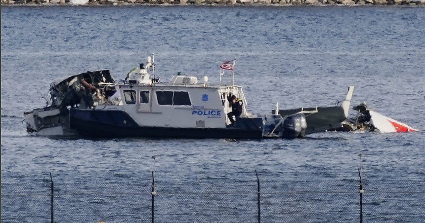 un raport preliminar indica faptul ca nu era suficient personal de control al traficului in momentul accidentului aviatic 679bf5f1cf308