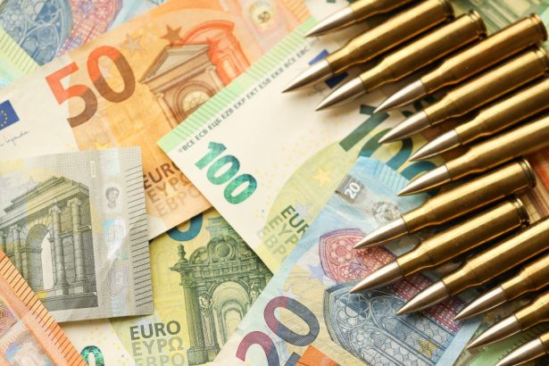 un sef al unei unitati din armata ucraineana a deturnat echipamente de peste 90 000 de euro ce pedeapsa risca 67978adfe8ce2