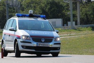 urmarire ca in filme pe strazile din austria cu viteze de pana la 250 km h cinci raniti dintre care doi politisti 679cb3953ab9a