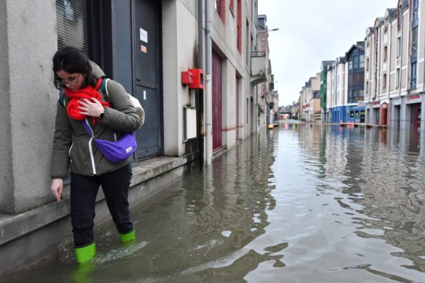 vestul frantei este vizat de un nou cod rosu de inundatii nivelul apei ar putea depasi recordul istoric din 1995 679b6ca7bd890