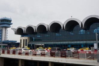 video aterizari de urgenta pe aeroportul otopeni doua curse au solicitat ajutor una spre marsilia alta spre abu dhabi 67938145ed3ff