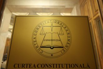 video avocatii lui calin georgescu ajutati de aur sa depuna la ccr cererea de revizuire a anularii alegerilor 678114727c301
