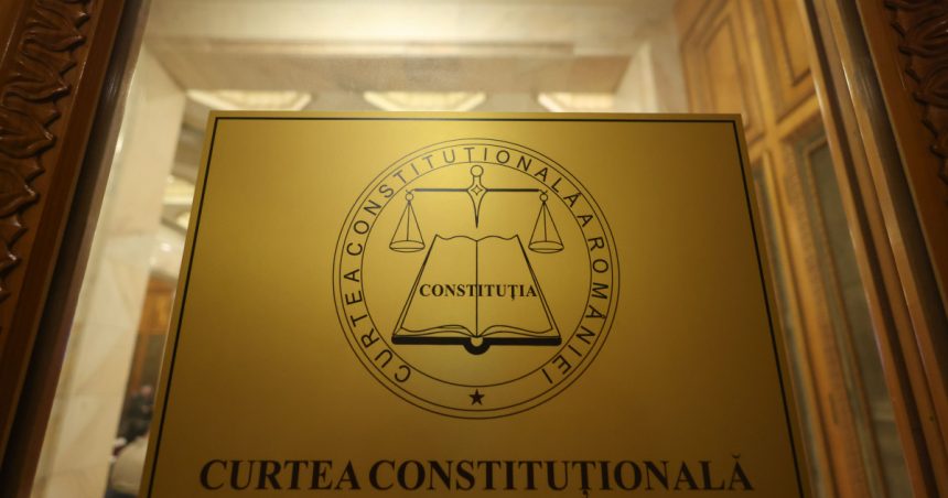 video avocatii lui calin georgescu ajutati de aur sa depuna la ccr cererea de revizuire a anularii alegerilor 678114727c301