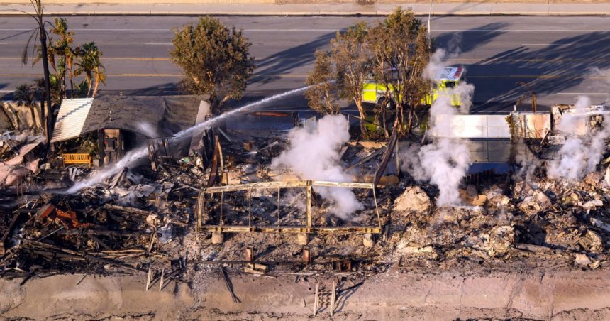 video incendii puternice in los angeles paris hilton publica imagini cu ruinele casei ei simt ca inima mea s a rupt in milioane de bucati 6781042503c02