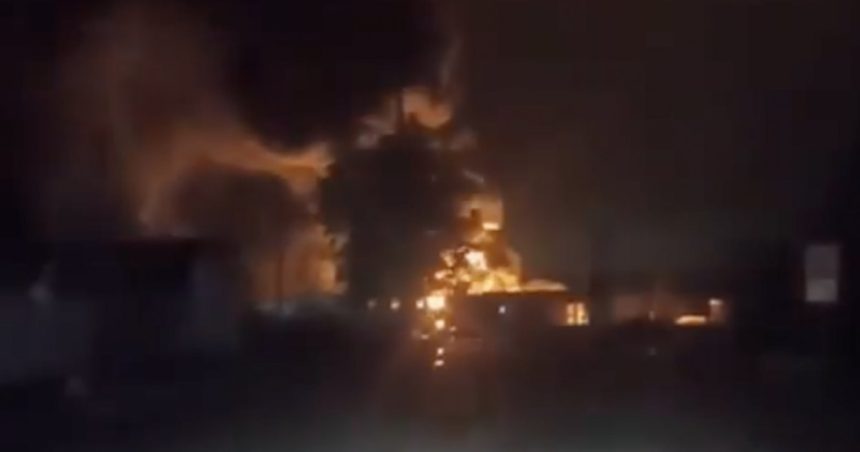 video incendiu puternic in rusia arde un centru industrial din vestul tarii in urma unui atac cu drone ucrainene 678b64d4a9394