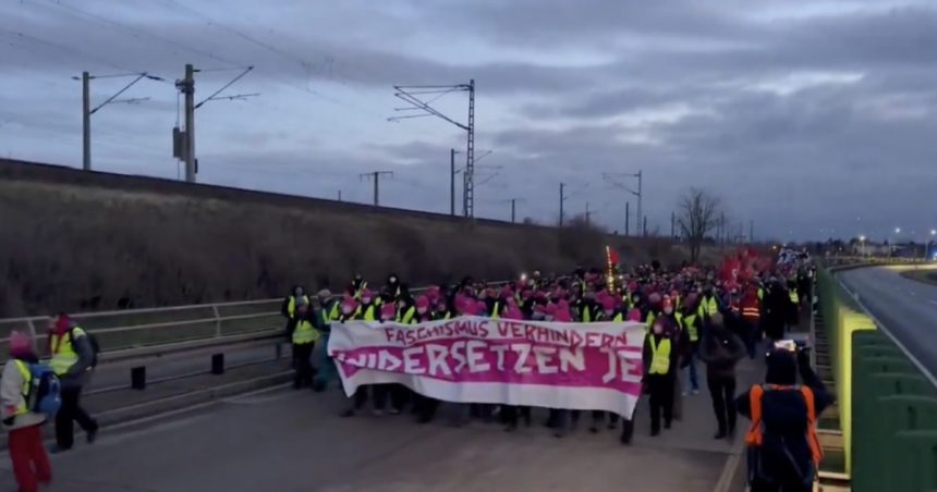 video manifestantii adunati in estul germaniei perturba congresul partidului de extrema dreapta afd nu nazistilor 67828f02283b8