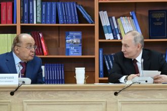 video reactia lui putin dupa ce a fost contrazis de primarul moscovei intr o discutie despre salariu mediu n are cum e mai mare 679639962c751