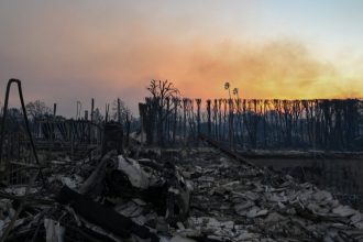 videofoto incendiile din los angeles cinci oameni au murit centrul hollywood ului a fost evacuat joe biden si a anulat vizita in italia 677f66759096e