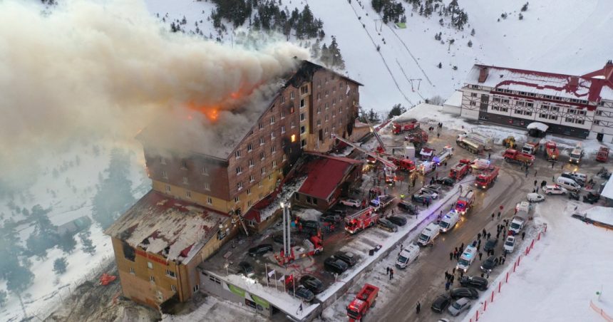 videofoto incendiu la un hotel intr o statiune de schi din turcia cel putin zece oameni au murit 678f4c54df29e