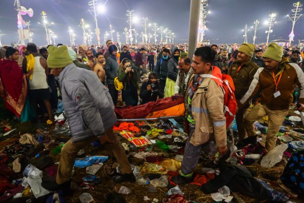 zeci de morti in india in urma unei busculade in timpul kumbh mela un festival religios hindus care dureaza sase zile 679a593de51c3