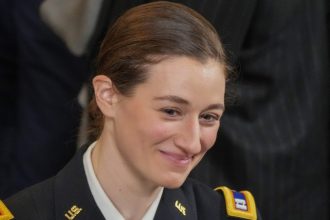 accidentul aviatic de la washington armata sua a dezvaluit identitatea misteriosului pilot de la bordul elicopterului black hawk 679fb7d98cf9f