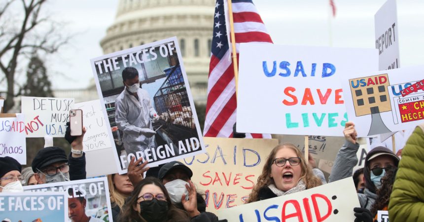 administratia trump a concediat peste 97 dintre angajatii usaid cati functionari au mai ramas si cu ce se vor ocupa 67a60db7e81ca