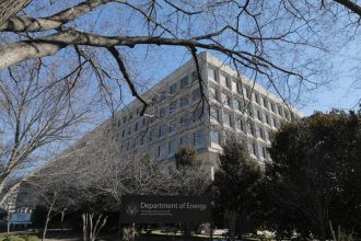 administratia trump se chinuie sa reangajeze oamenii din domeniul securitatii nucleare pe care i a concediat acum cateva zile 67b186b0822d3
