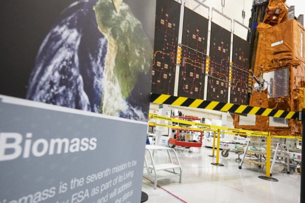 agentia spatiala europeana a prezentat satelitul care va masura padurile de pe terra cand va fi plasat pe orbita 67ab942d8ddef