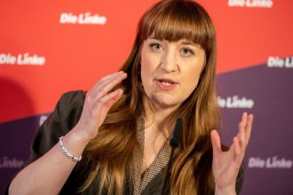 alegeri in germania in timp ce extrema dreapta profita de popularitatea in sondaje un partid de stanga radicala a renascut din cenusa 67b5a0706a2d3