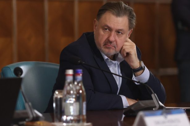 alexandru rafila lauda bugetul alocat sanatatii in 2025 deputat usr domnul rafila vorbeste mult prost si minte ingrozitor 67a2f0d000b14