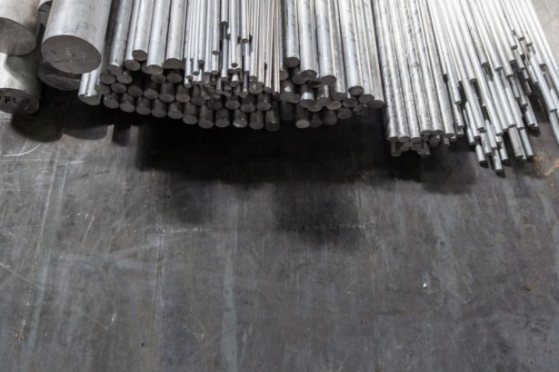 anuntul lui trump privind noile taxe vamale asupra otelului si aluminiului afecteaza puternic producatorii europeni 67a9d715e02de