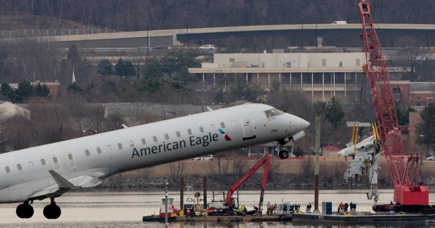 apar noi informatii in ancheta accidentului aviatic de la washington diferente intre aeronave la determinarea altitudinii 67a1082ec405e