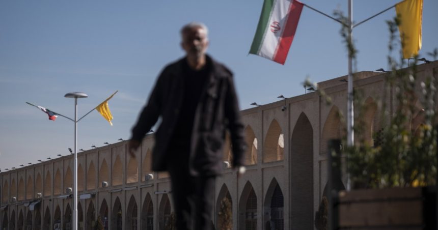 aproape o mie de iranieni spanzurati in 2024 inclusiv femei si minori sub 10 din executari au fost raportate oficial 67b73cfb27767