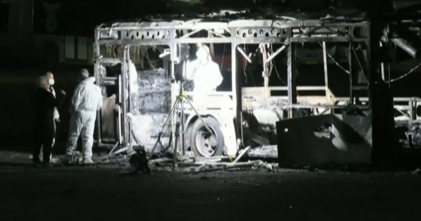 atentat in israel trei bombe au explodat in autobuze goale in apropiere de tel aviv si alte doua bombe au fost dezactivate 67b808e2588c0