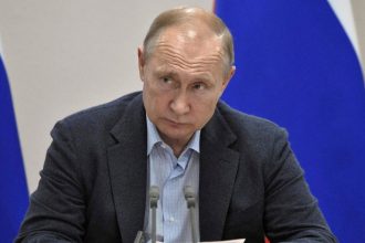 cat timp mai are putin pana cand situatia economica a rusiei va scapa de sub control presa rusa finalul este iminent si inevitabil 67ac35edb6b58