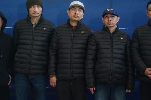 cinci ostatici thailandezi eliberati de hamas au fost repatriati la bangkok 67a87620a9454