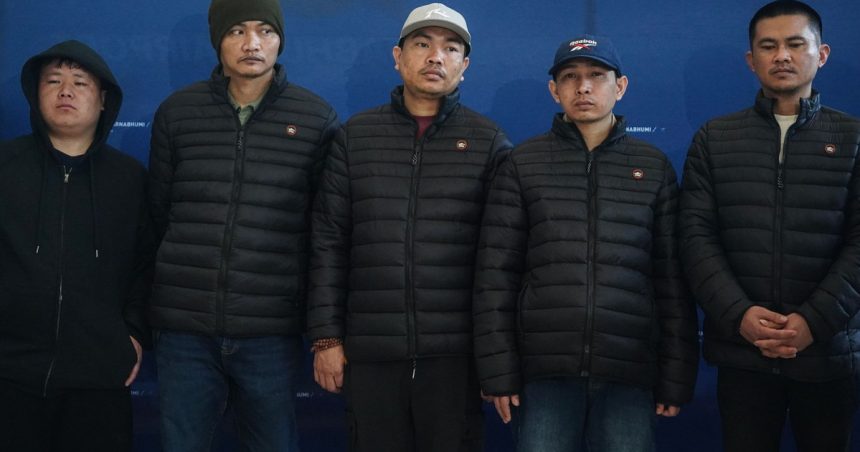cinci ostatici thailandezi eliberati de hamas au fost repatriati la bangkok 67a87620a9454