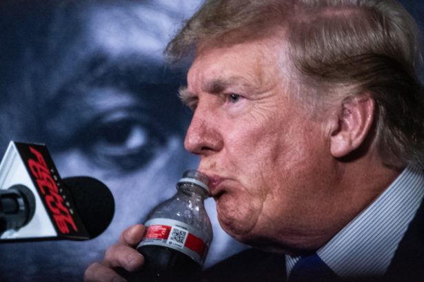 coca cola anunta ca ar putea produce si mai multe ambalaje din plastic dupa ce trump a impus cresterea tarifelor la aluminiu 67ac614262c1e