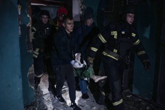 comandatul fortelor terestre din ucraina se plange de violenta in crestere impotriva personalului militar din spatele frontului 679f79f6dd30b