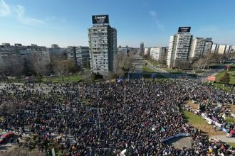 coruptia ucide proteste in serbia la 100 de zile dupa tragedia din novi sad studentii au blocat circulatia in mai multe orase 67a8e3644c61c