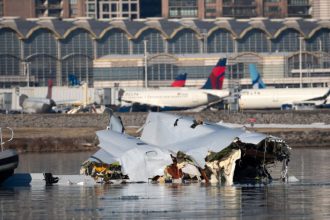 date din ancheta accidentului de la washington avionul a incercat sa se ridice cu cateva secunde inaintea ciocnirii cu elicopterul 679f230565ae3