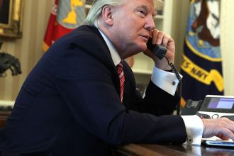 de ce trump a vorbit de doua ori mai mult la telefon cu putin decat cu zelenski explicatia secretarului de stat american 67b0a572c22f4