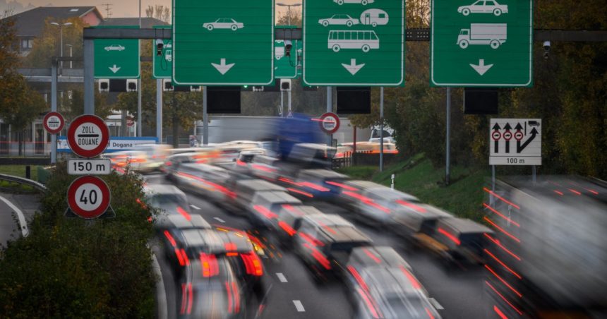 descoperire surprinzatoare facuta de vamesii francezi ce au gasit intr un camion la un control de rutina 67b105884f50e