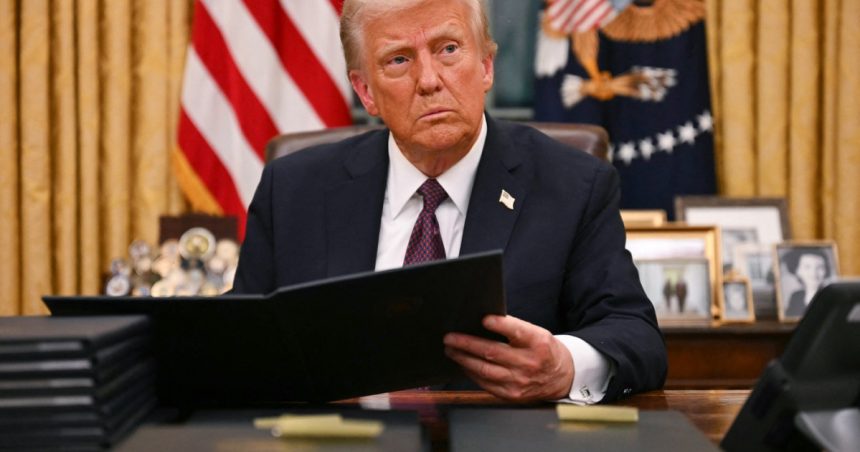 donald trump 17 decizii majore intr o singura saptamana controverse si dezbateri uriase in sua 67a89cce09b2c