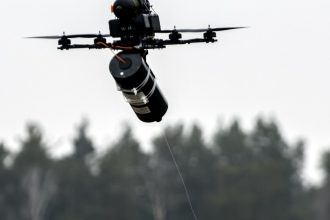 dronele cu fibra optica si cu inteligenta artificiala arme noi si rare pe frontul din ucraina dar care pot schimba razboiul 67b172c67bc43