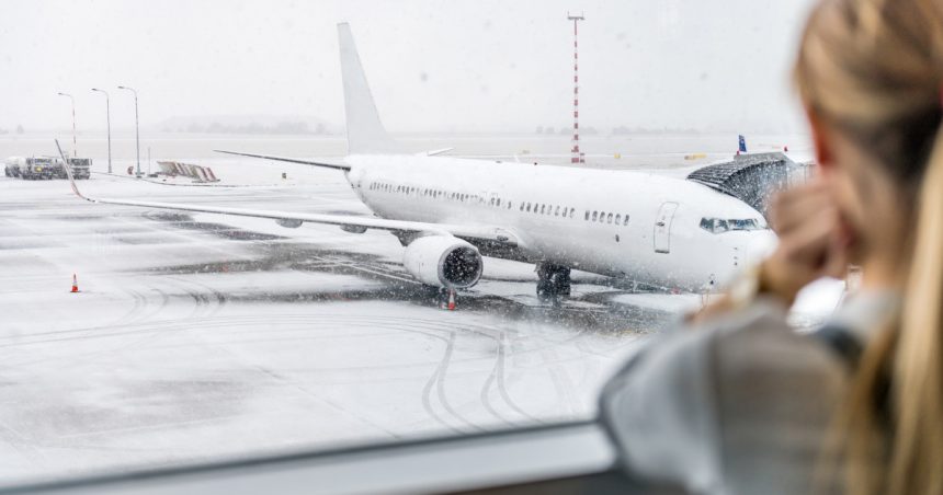 exclusiv operatiuni contracronometru cum sunt pregatite avioanele sa decoleze de pe otopeni pe timp de iarna 67b86ec869075