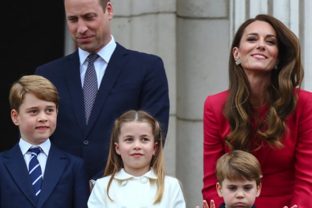foto printesa kate si copiii ei si au desenat portrete unul celuilalt si le au postat online 67b41458f1810