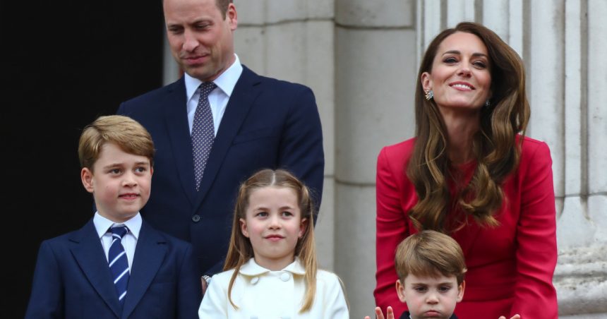 foto printesa kate si copiii ei si au desenat portrete unul celuilalt si le au postat online 67b41458f1810