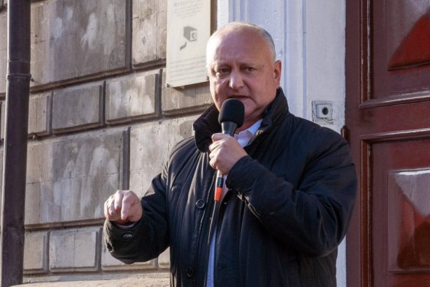 fratele lui igor dodon a fost retinut pe aeroportul din chisinau reactia fostului presedinte prorus al republicii moldova 67a3d43221cd9