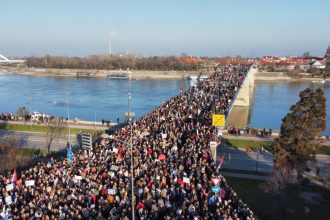 galerie foto presa de stat din serbia schimba tonul legat de protestele studentilor ce ar putea insemna asta pentru aleksandar vucic 67a0793cc245a