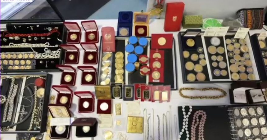 ghicitoare din romania cautata in austria in casa femeii au fost gasite aproape 7 milioane de euro si 25 kilograme de aur 67aaf01c4bb52