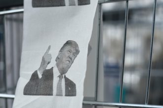 hartia igienica si rezistenta anti trump cum a ajuns un manual de sabotaj din anii 1940 cea mai citita carte din sua 67a84166105c9