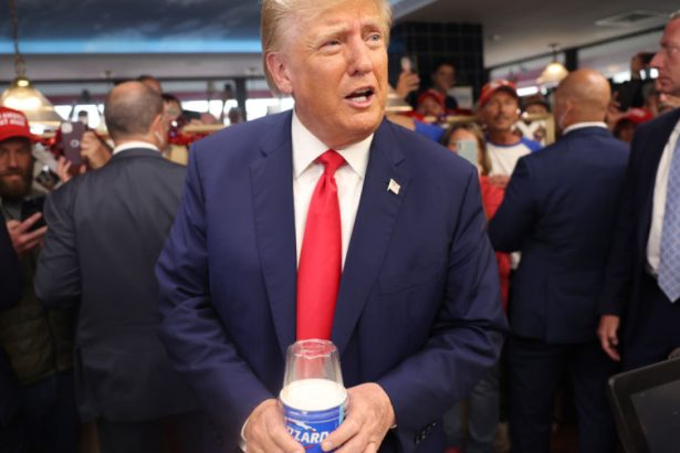 inapoi la plastic trump anunta ca va semna un ordin pentru renuntarea la paiele de baut ecologice 67a63a4a8b20b