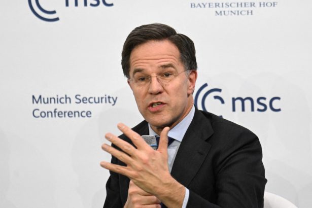 incetati sa va plangeti mark rutte anunta ca nato va creste cheltuielile pentru aparare pentru tarile membre 67b0b5d91f3da