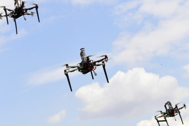 isw rusii au dezvoltat o modalitate de a controla simultan mai multe drone cu un singur dispozitiv si acum o folosesc in ucraina 67a0adf052189