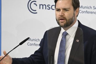 jd vance il avertizeaza pe zelenski sa nu l mai vorbeasca de rau pe trump este un mod groaznic de a trata cu aceasta administratie 67b64f0d66a5c