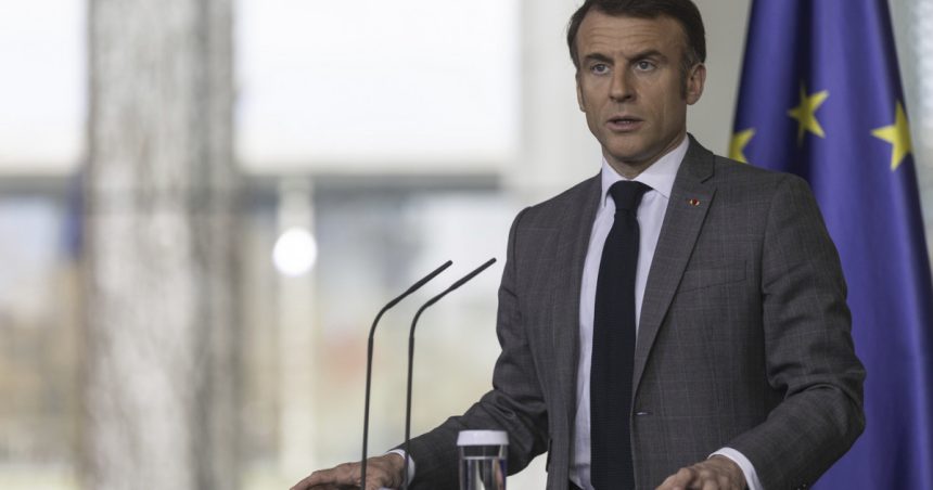 macron denunta o amenintare existentiala la adresa europei din partea rusiei cheama la discutii grupurile parlamentare si partidele 67b4e874d5239