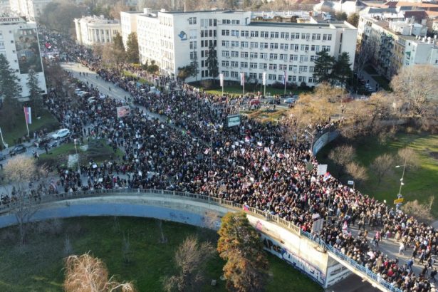 madonna sustine studentii revoltati din serbia unul dintre cele mai mari proteste studentesti de dupa 1968 679fa423738f9