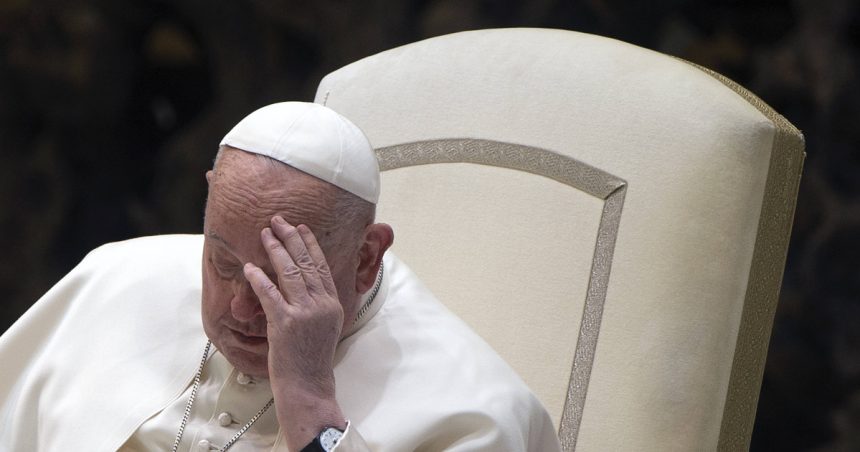 medicii anunta o situatie complexa in cazul starii de sanatate a papei francis si au decis sa i schimbe tratamentul 67b380b367887