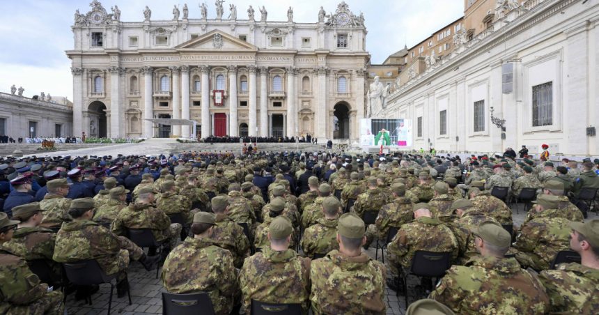 mesajul rostit de papa francisc intr o slujba speciala pentru militari in ce conditii trebuie folosite fortele armate 67a8e3532df37
